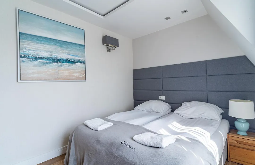 Meridian Luxury Apartments By Grand Apartments-1